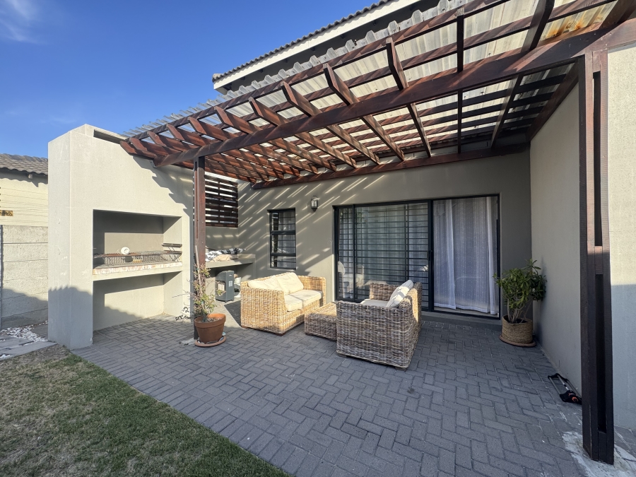 3 Bedroom Property for Sale in Parklands North Western Cape